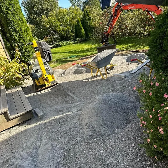 Arbeid med belegningsstein utført av AO Stenleggeren AS