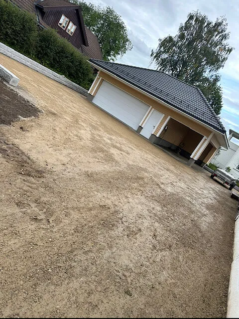 Arbeid utført i Arvesens veg 23 - Hage og belegningsstein